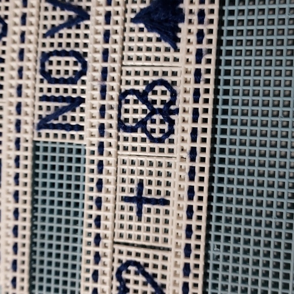 Latch Kit Calendar Using Rug Hooking Mesh Months Days - Picture 7 of 8